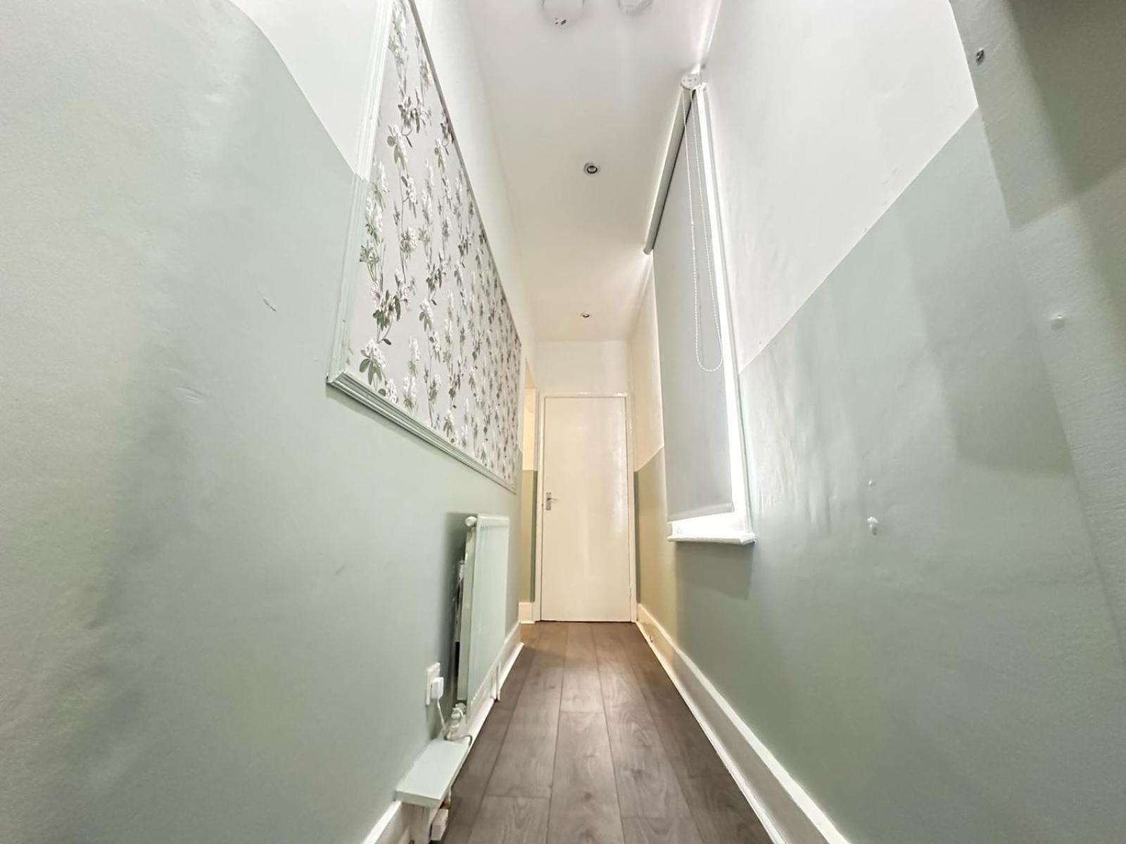 Comfortable One Bedroom Eye Apartament Londra